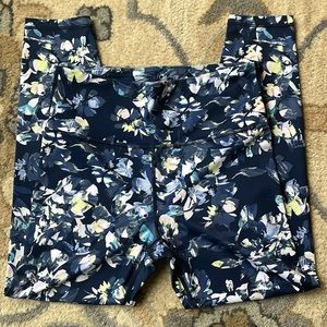 GAP GapFit Eclipse Blue Floral 7/8 Leggings